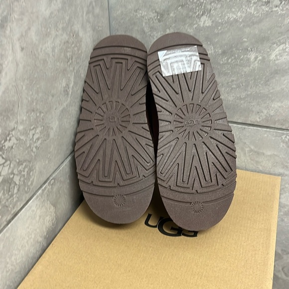 UGG TAZZ - Picture 4 of 5